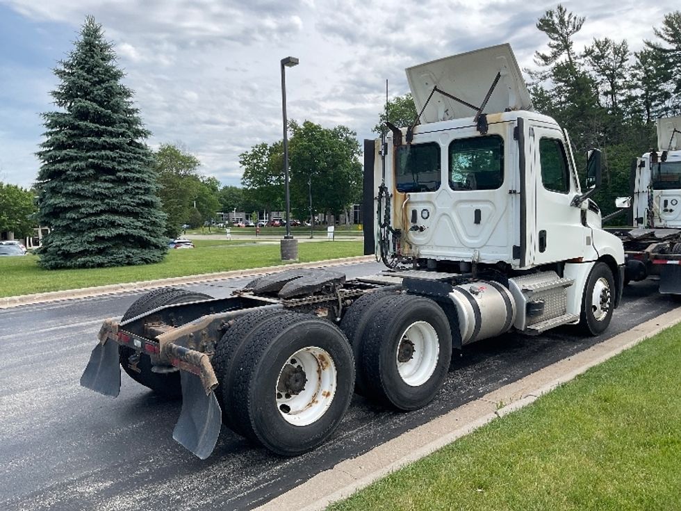 Day Cab Tractor-Heavy Duty Tractors-Freightliner-2021-T12664ST-De Pere-WI-425,565\n\t\tmiles-$ 53,750 - Image 7