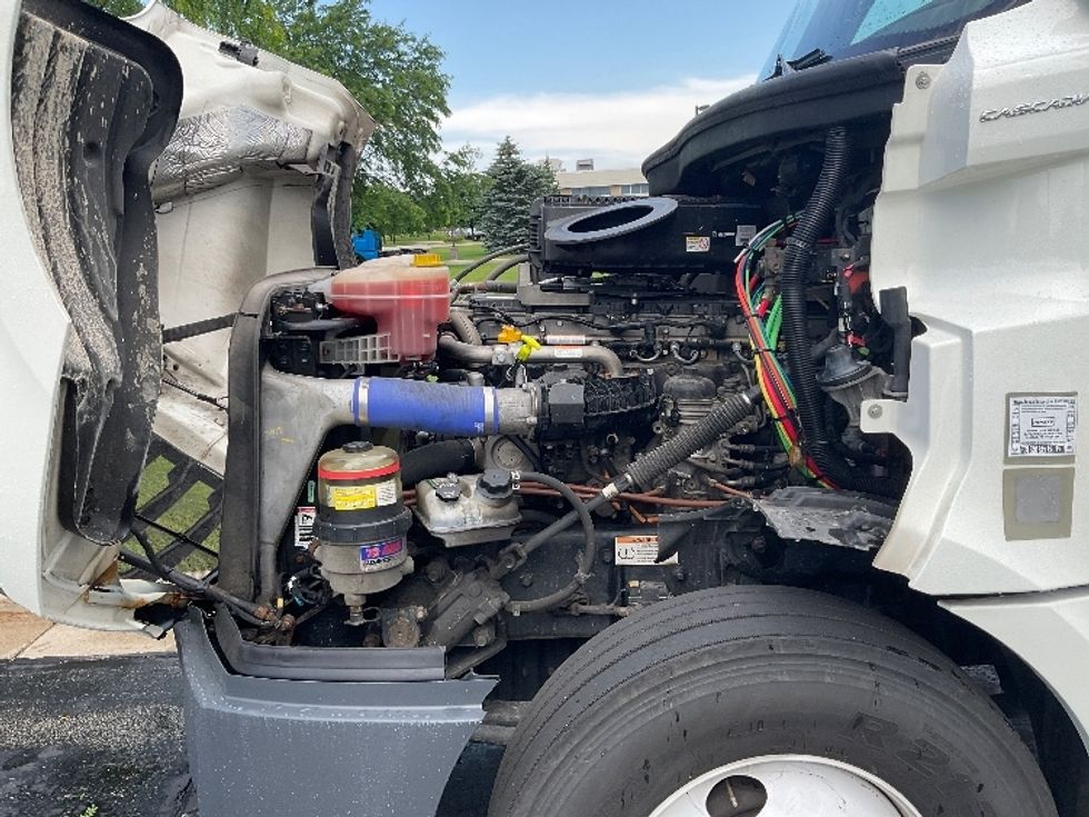 Day Cab Tractor-Heavy Duty Tractors-Freightliner-2021-T12664ST-De Pere-WI-472,773\n\t\tmiles-$ 49,000 - Image 16