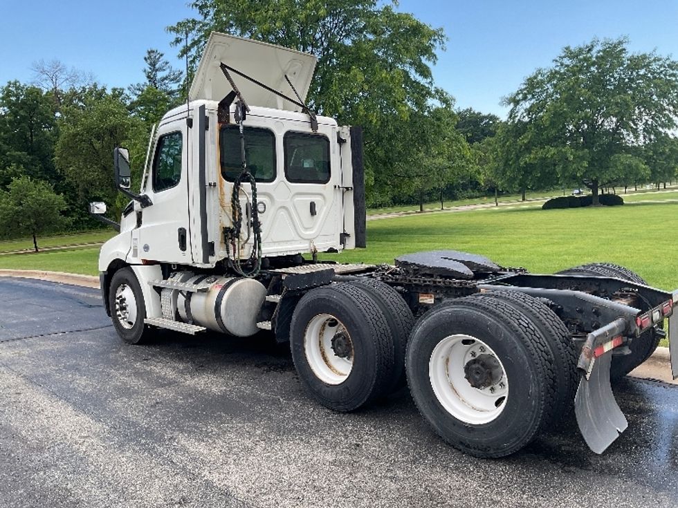Day Cab Tractor-Heavy Duty Tractors-Freightliner-2021-T12664ST-De Pere-WI-472,773\n\t\tmiles-$ 49,000 - Image 5