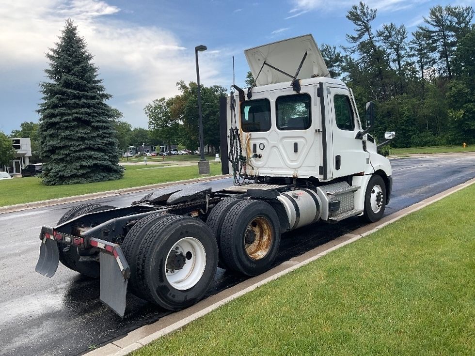 Day Cab Tractor-Heavy Duty Tractors-Freightliner-2021-T12664ST-De Pere-WI-472,773\n\t\tmiles-$ 49,000 - Image 7