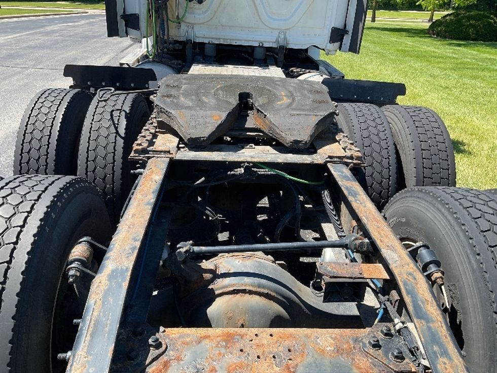 Day Cab Tractor-Heavy Duty Tractors-Freightliner-2021-T12664ST-De Pere-WI-478,729\n\t\tmiles-$ 48,500 - Image 15