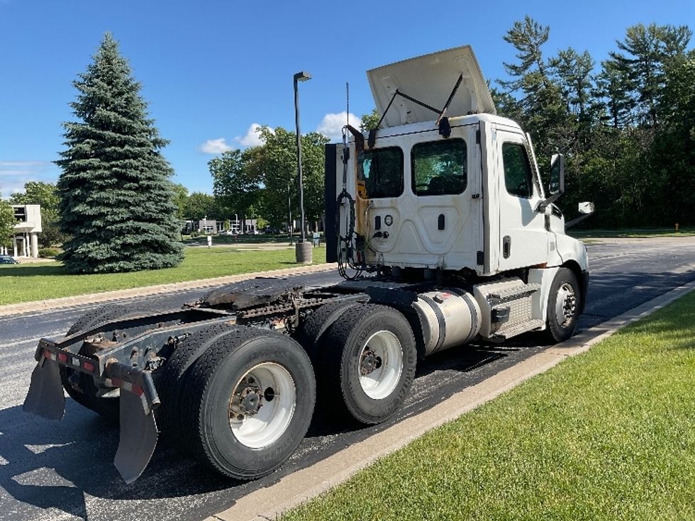 Day Cab Tractor-Heavy Duty Tractors-Freightliner-2021-T12664ST-De Pere-WI-478,729\n\t\tmiles-$ 48,500 - Image 6