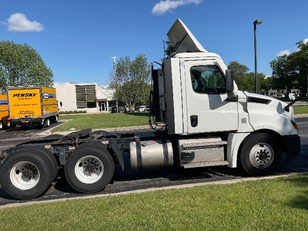 Day Cab Tractor-Heavy Duty Tractors-Freightliner-2021-T12664ST-De Pere-WI-478,729\n\t\tmiles-$ 48,500 - Image 7