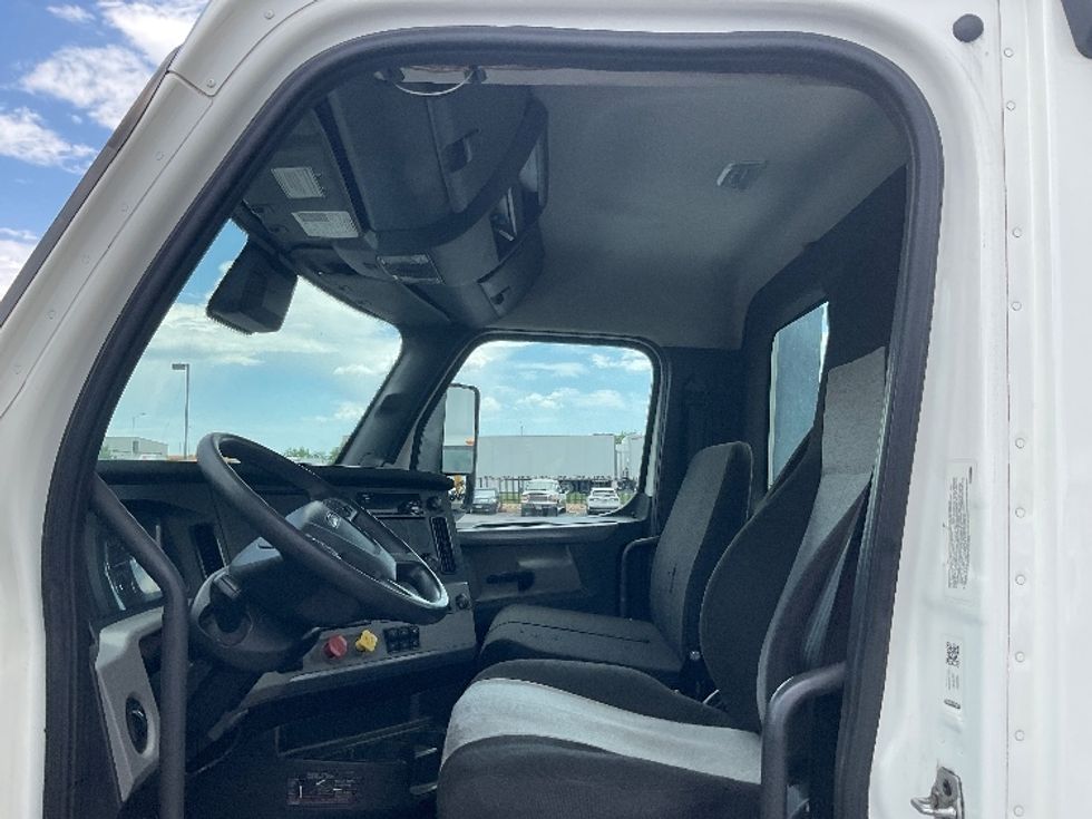 Day Cab Tractor-Heavy Duty Tractors-Freightliner-2021-T12664ST-Denver-CO-329,495\n\t\tmiles-$ 67,250 - Image 10