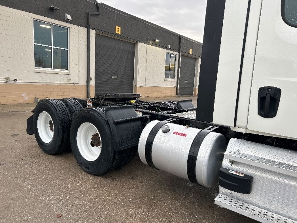 Day Cab Tractor-Heavy Duty Tractors-Freightliner-2021-T12664ST-Des Moines-IA-398,774\n\t\tmiles-$ 56,750 - Image 17
