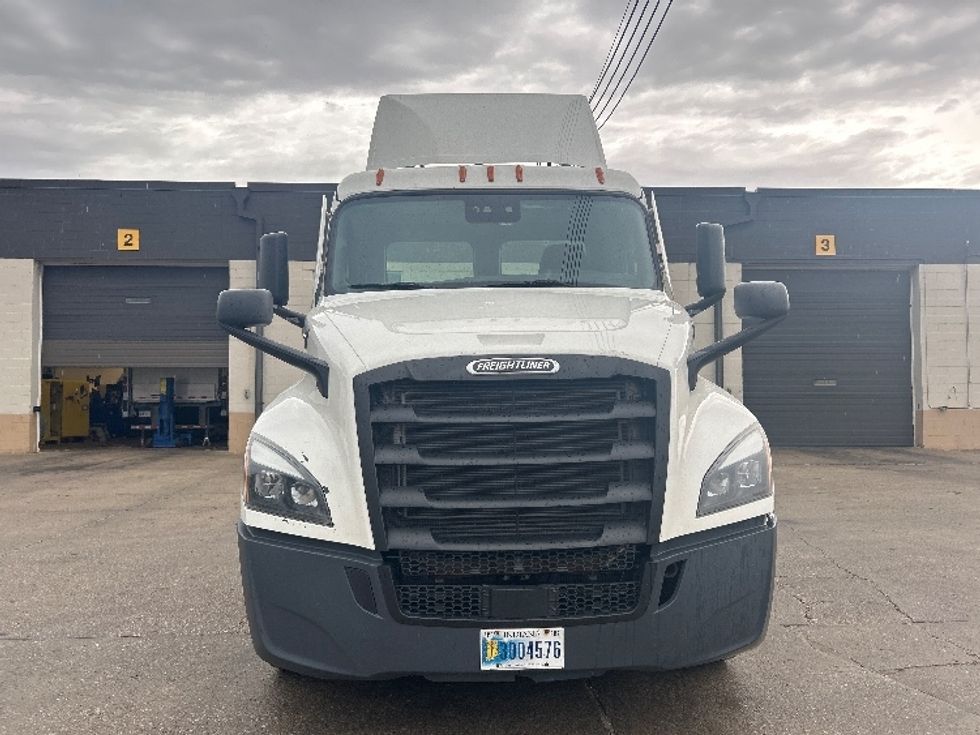 Day Cab Tractor-Heavy Duty Tractors-Freightliner-2021-T12664ST-Des Moines-IA-398,774\n\t\tmiles-$ 56,750 - Image 2