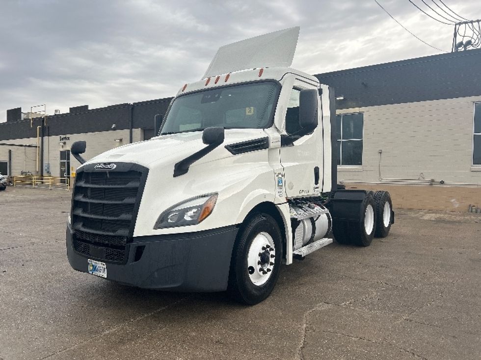Day Cab Tractor-Heavy Duty Tractors-Freightliner-2021-T12664ST-Des Moines-IA-398,774\n\t\tmiles-$ 56,750 - Image 3