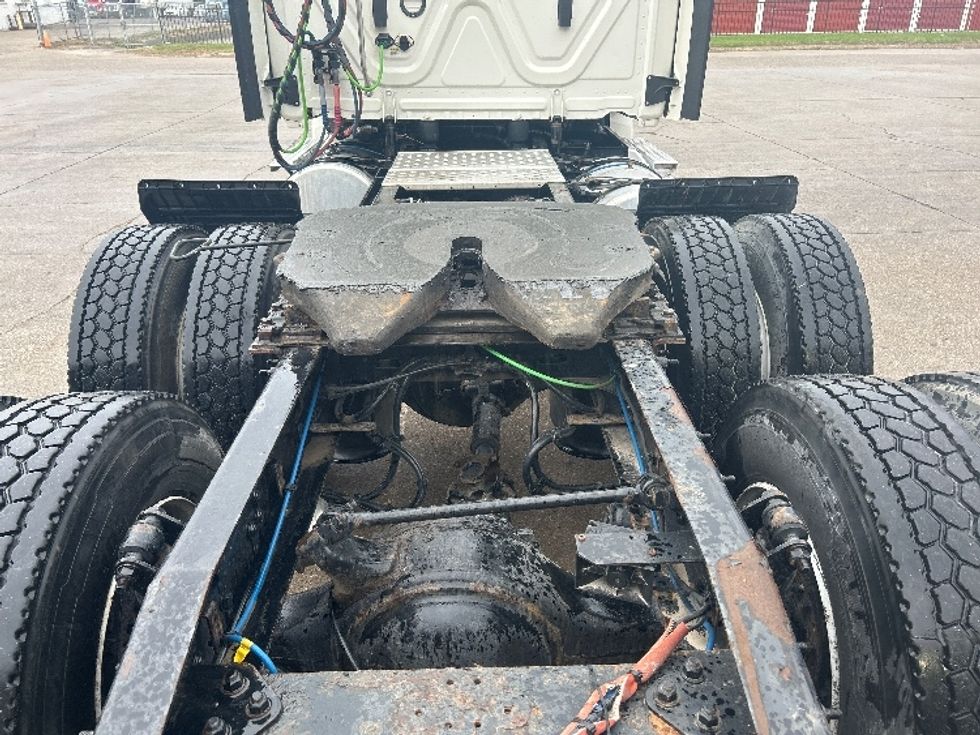 Day Cab Tractor-Heavy Duty Tractors-Freightliner-2021-T12664ST-Des Moines-IA-398,774\n\t\tmiles-$ 56,750 - Image 6