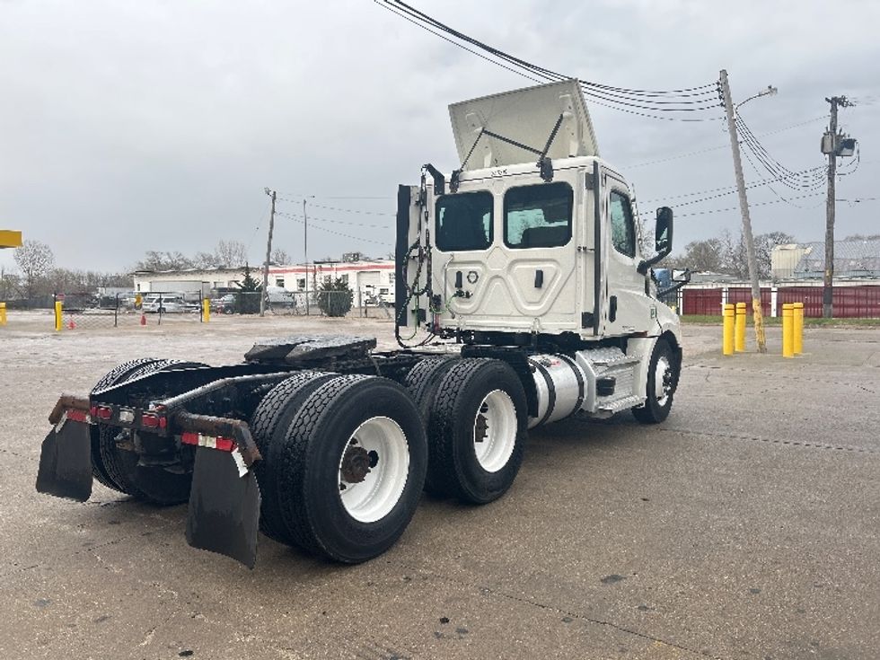 Day Cab Tractor-Heavy Duty Tractors-Freightliner-2021-T12664ST-Des Moines-IA-398,774\n\t\tmiles-$ 56,750 - Image 7