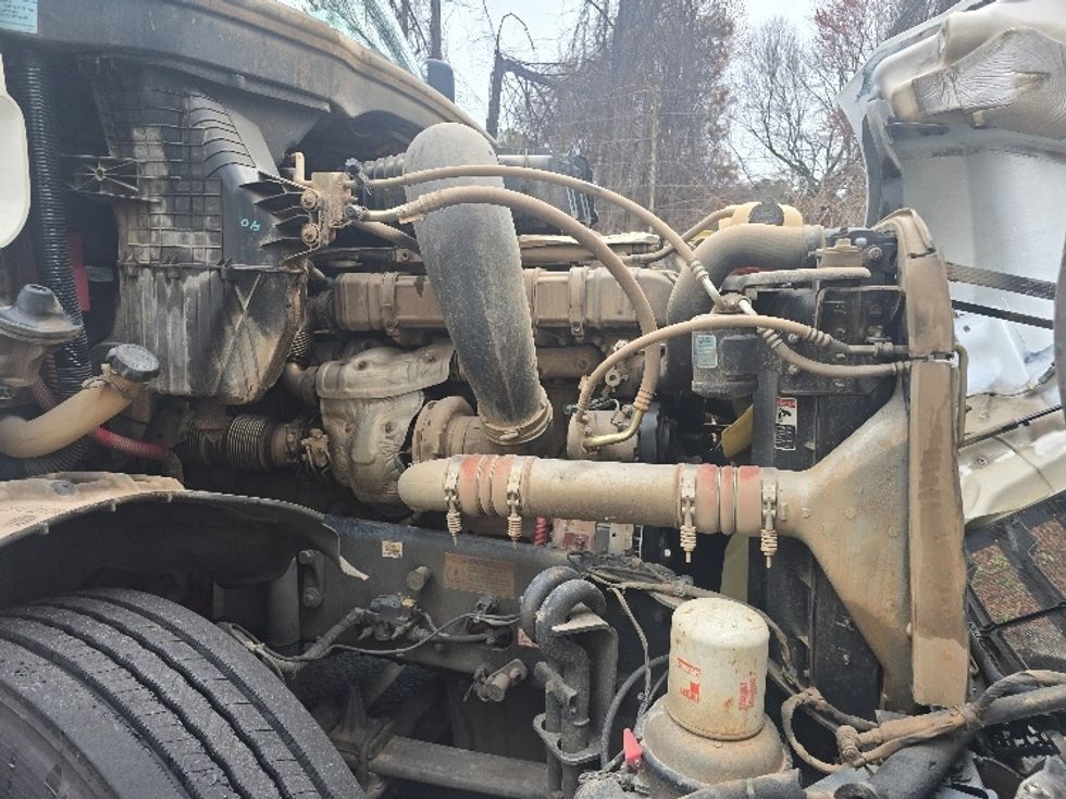 Day Cab Tractor-Heavy Duty Tractors-Freightliner-2021-T12664ST-Duluth-GA-181,680\n\t\tmiles-$ 73,000 - Image 15