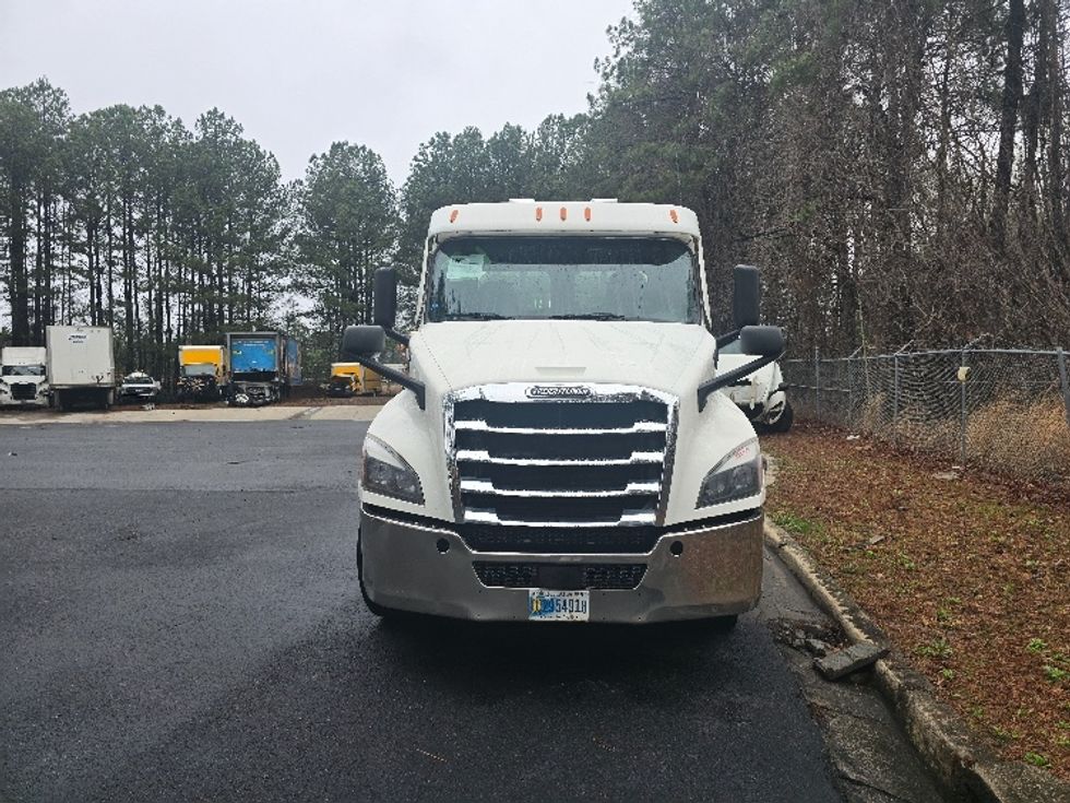 Day Cab Tractor-Heavy Duty Tractors-Freightliner-2021-T12664ST-Duluth-GA-181,680\n\t\tmiles-$ 73,000 - Image 2