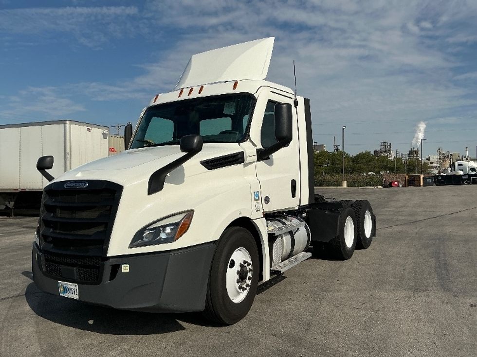 Day Cab Tractor-Heavy Duty Tractors-Freightliner-2021-T12664ST-East Chicago-IN-241,318\n\t\tmiles-$ 69,250 - Image 3