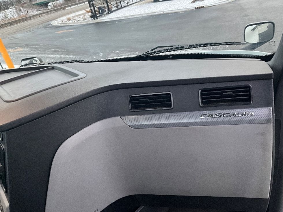 Day Cab Tractor-Heavy Duty Tractors-Freightliner-2021-T12664ST-East Chicago-IN-247,284\n\t\tmiles-$ 64,500 - Image 13