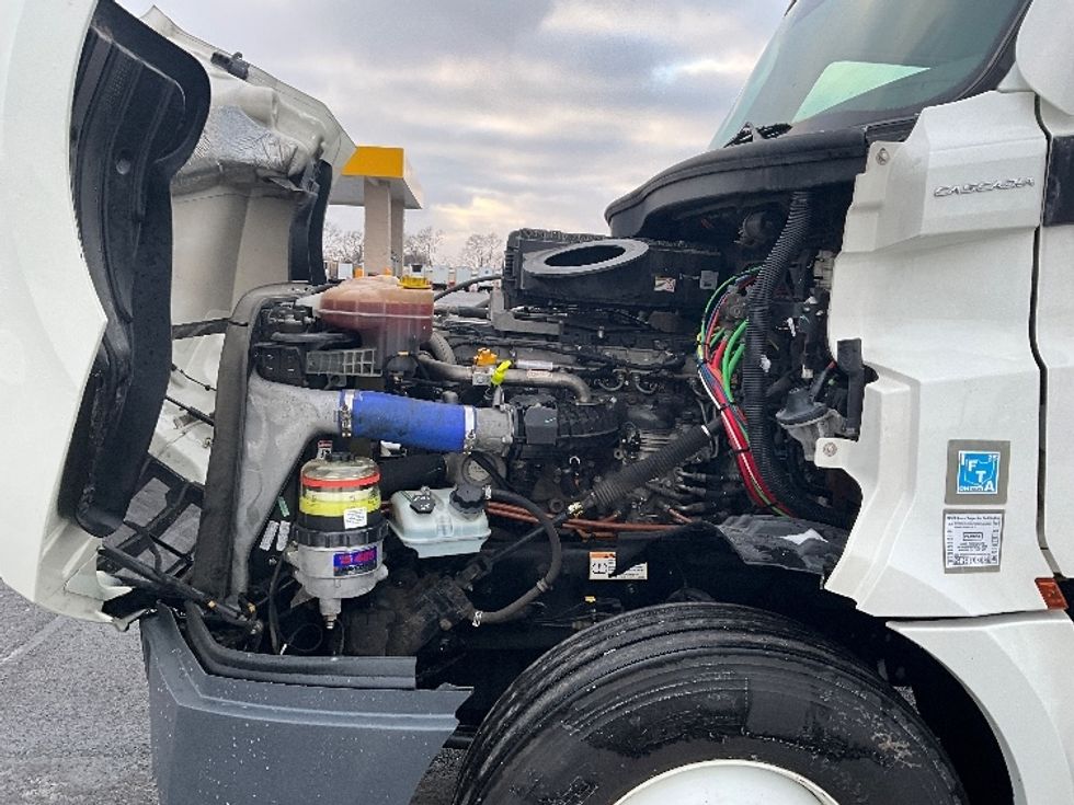 Day Cab Tractor-Heavy Duty Tractors-Freightliner-2021-T12664ST-East Chicago-IN-247,284\n\t\tmiles-$ 64,500 - Image 16