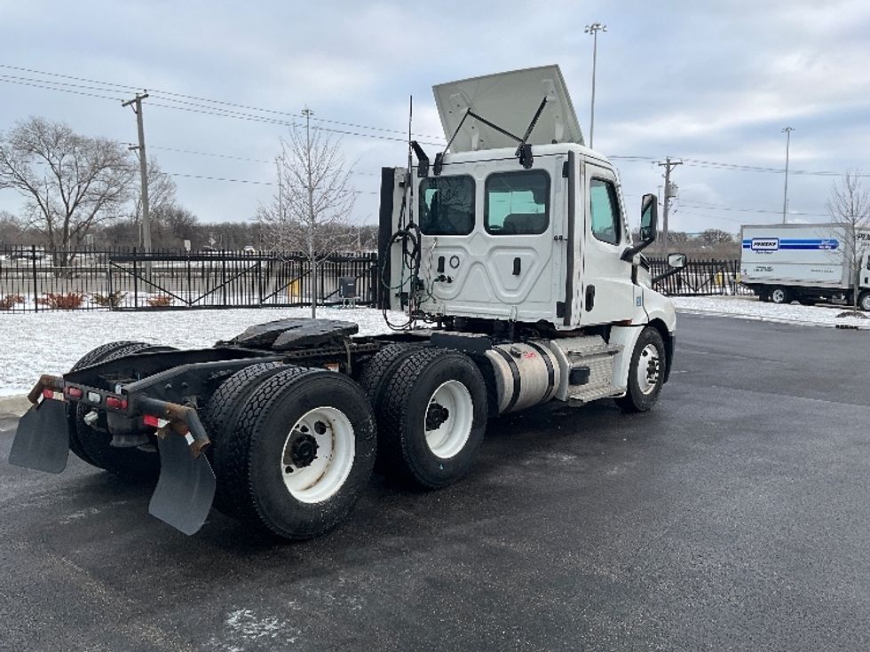 Day Cab Tractor-Heavy Duty Tractors-Freightliner-2021-T12664ST-East Chicago-IN-247,284\n\t\tmiles-$ 64,500 - Image 7
