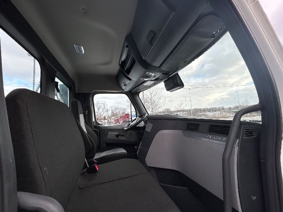 Day Cab Tractor-Heavy Duty Tractors-Freightliner-2021-T12664ST-East Chicago-IN-286,685\n\t\tmiles-$ 62,250 - Image 14