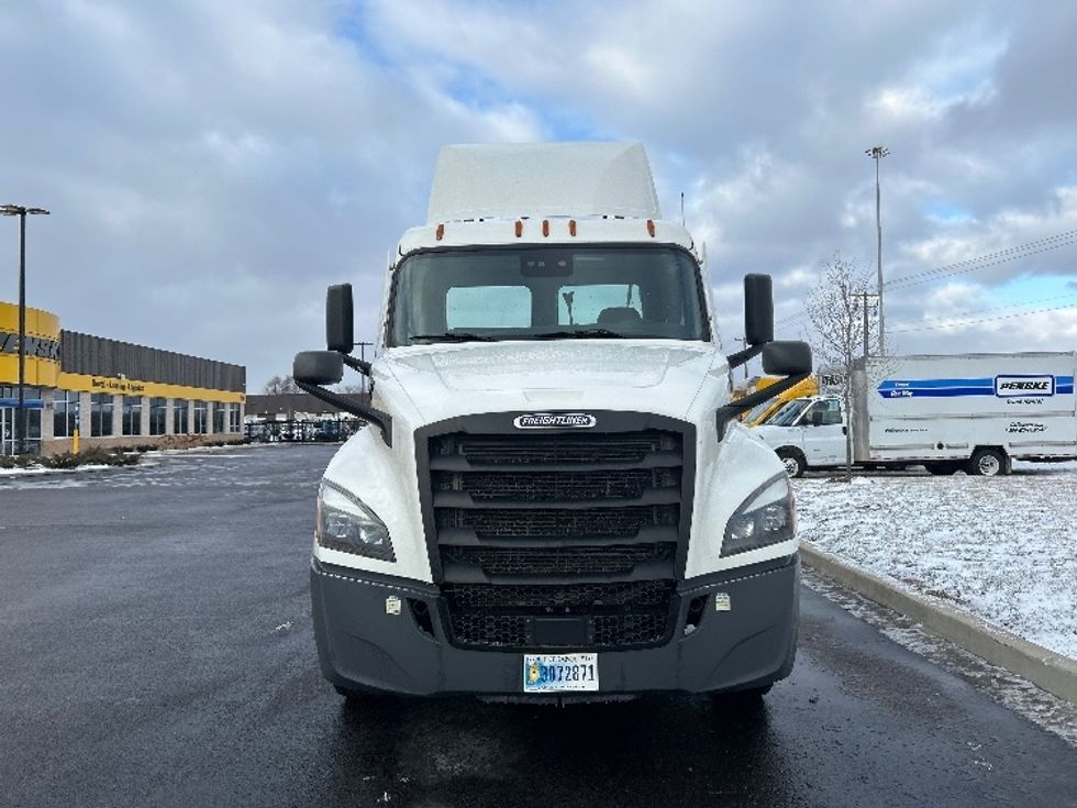 Day Cab Tractor-Heavy Duty Tractors-Freightliner-2021-T12664ST-East Chicago-IN-286,685\n\t\tmiles-$ 62,250 - Image 2