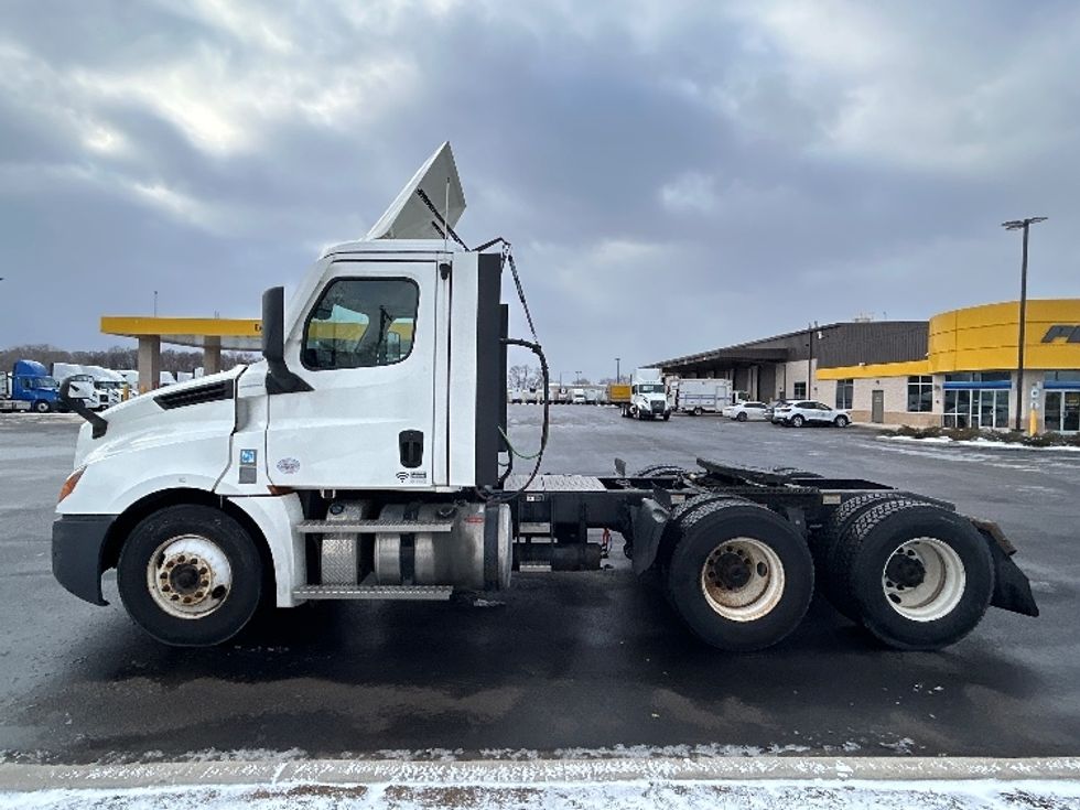 Day Cab Tractor-Heavy Duty Tractors-Freightliner-2021-T12664ST-East Chicago-IN-286,685\n\t\tmiles-$ 62,250 - Image 4