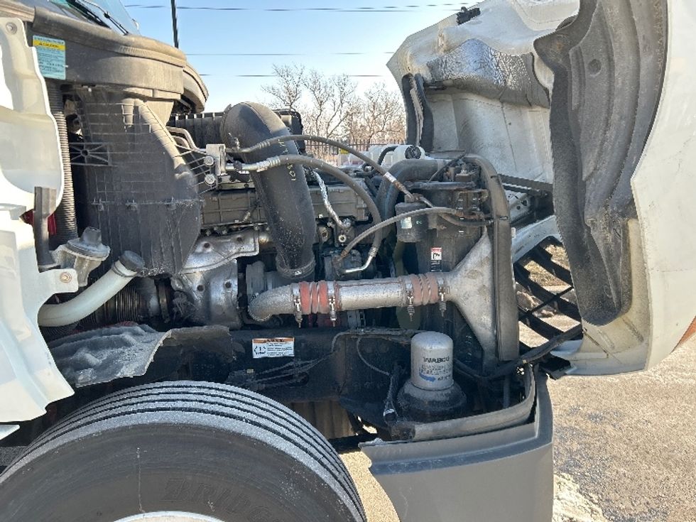 Day Cab Tractor-Heavy Duty Tractors-Freightliner-2021-T12664ST-East Chicago-IN-290,328\n\t\tmiles-$ 62,000 - Image 15