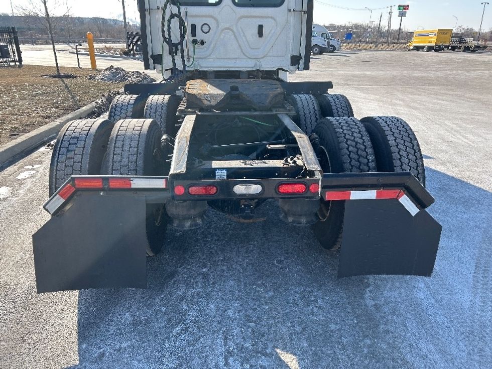 Day Cab Tractor-Heavy Duty Tractors-Freightliner-2021-T12664ST-East Chicago-IN-290,328\n\t\tmiles-$ 62,000 - Image 6