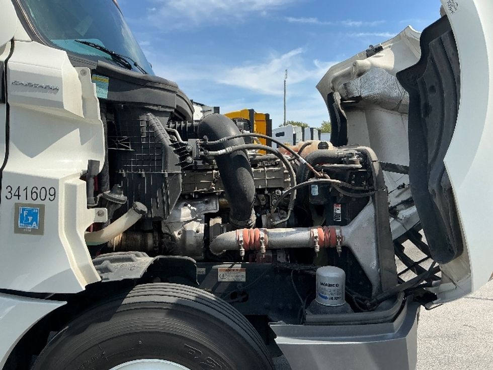 Day Cab Tractor-Heavy Duty Tractors-Freightliner-2021-T12664ST-East Chicago-IN-295,414\n\t\tmiles-$ 63,500 - Image 15