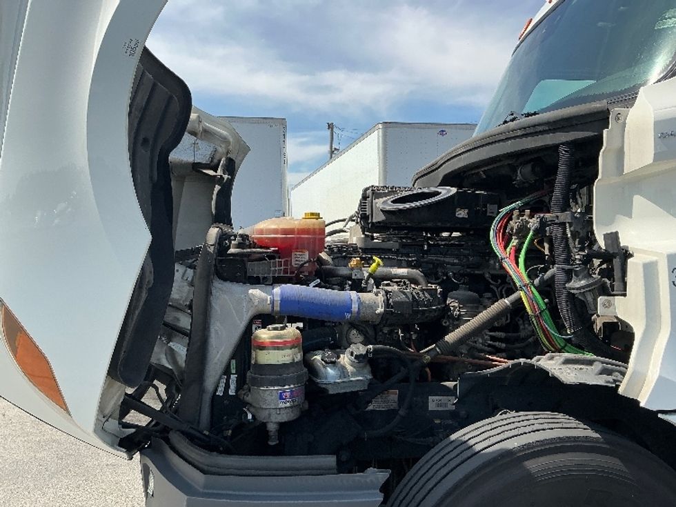 Day Cab Tractor-Heavy Duty Tractors-Freightliner-2021-T12664ST-East Chicago-IN-295,414\n\t\tmiles-$ 63,500 - Image 16