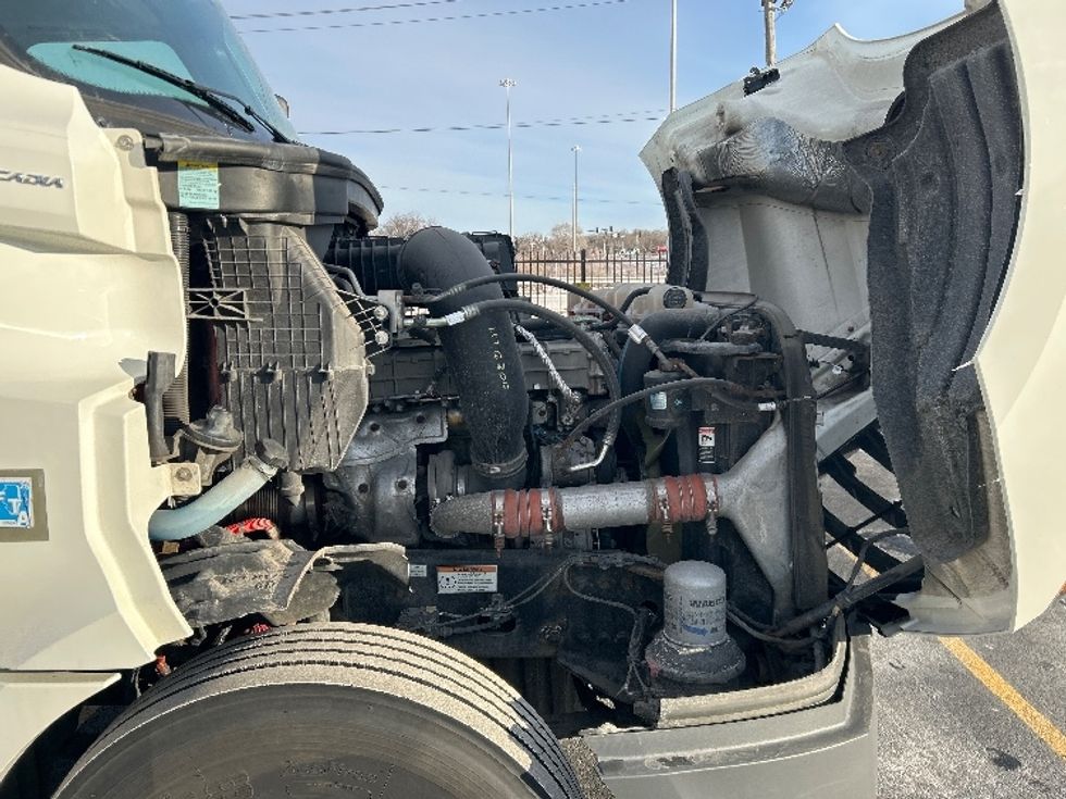 Day Cab Tractor-Heavy Duty Tractors-Freightliner-2021-T12664ST-East Chicago-IN-322,296\n\t\tmiles-$ 59,000 - Image 15