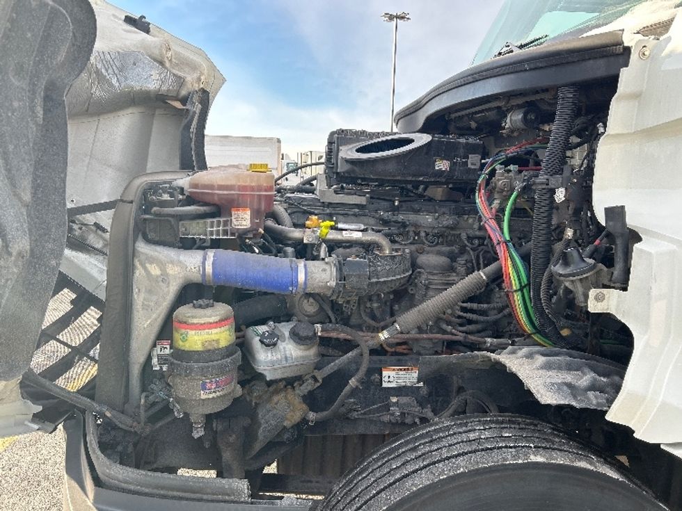 Day Cab Tractor-Heavy Duty Tractors-Freightliner-2021-T12664ST-East Chicago-IN-322,296\n\t\tmiles-$ 59,000 - Image 16