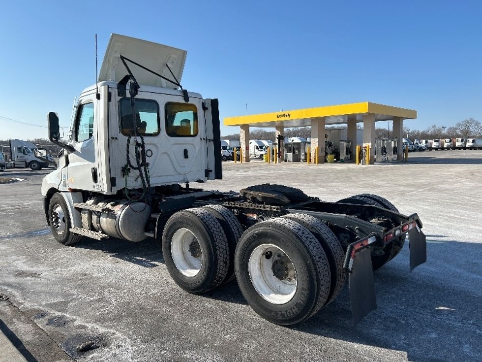 Day Cab Tractor-Heavy Duty Tractors-Freightliner-2021-T12664ST-East Chicago-IN-322,296\n\t\tmiles-$ 59,000 - Image 5