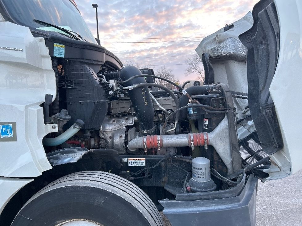 Day Cab Tractor-Heavy Duty Tractors-Freightliner-2021-T12664ST-East Chicago-IN-329,856\n\t\tmiles-$ 58,500 - Image 15