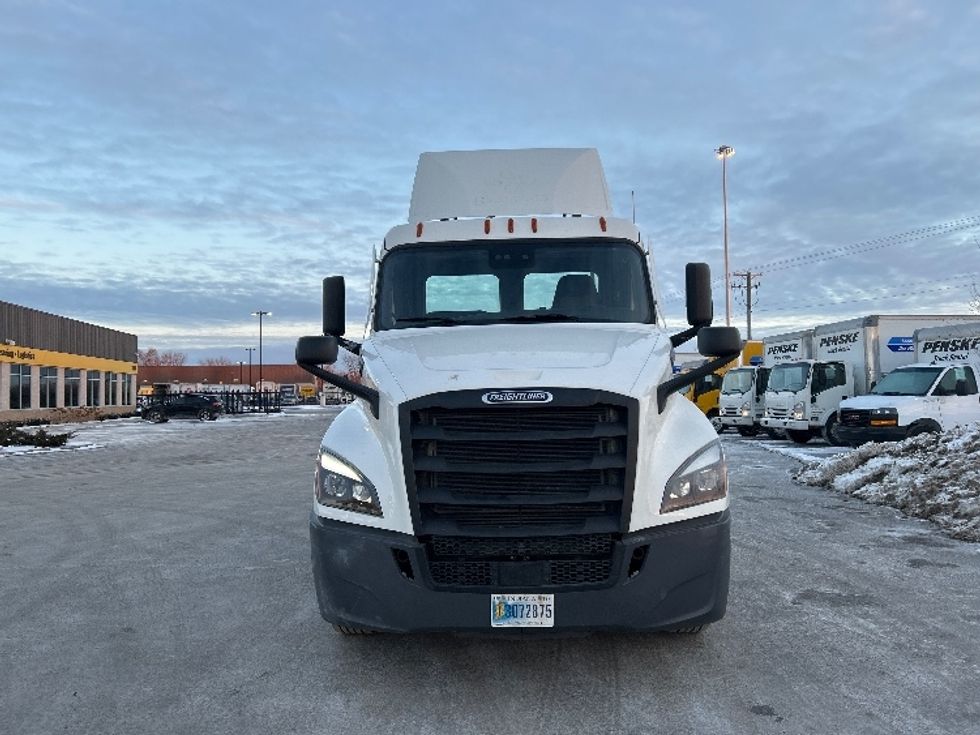 Day Cab Tractor-Heavy Duty Tractors-Freightliner-2021-T12664ST-East Chicago-IN-329,856\n\t\tmiles-$ 58,500 - Image 2