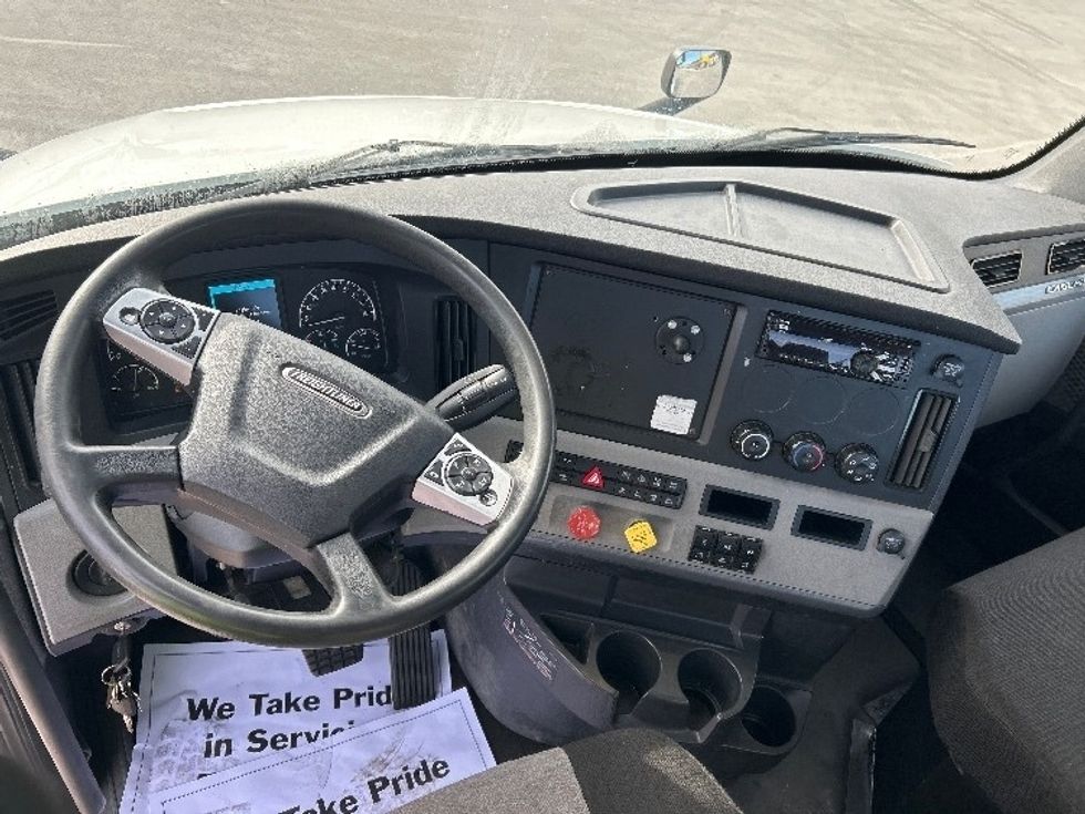 Day Cab Tractor-Heavy Duty Tractors-Freightliner-2021-T12664ST-East Chicago-IN-331,274\n\t\tmiles-$ 58,500 - Image 11