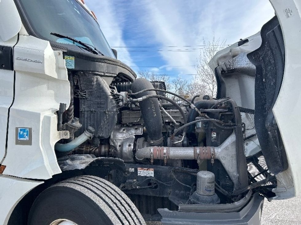 Day Cab Tractor-Heavy Duty Tractors-Freightliner-2021-T12664ST-East Chicago-IN-331,274\n\t\tmiles-$ 58,500 - Image 15