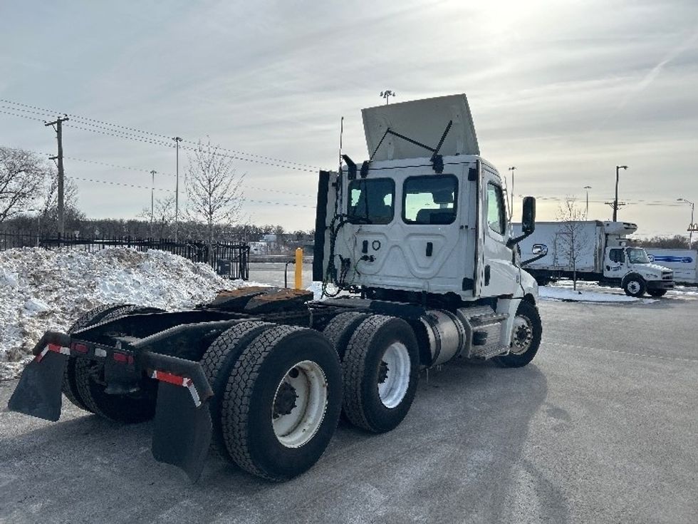 Day Cab Tractor-Heavy Duty Tractors-Freightliner-2021-T12664ST-East Chicago-IN-331,274\n\t\tmiles-$ 58,500 - Image 7