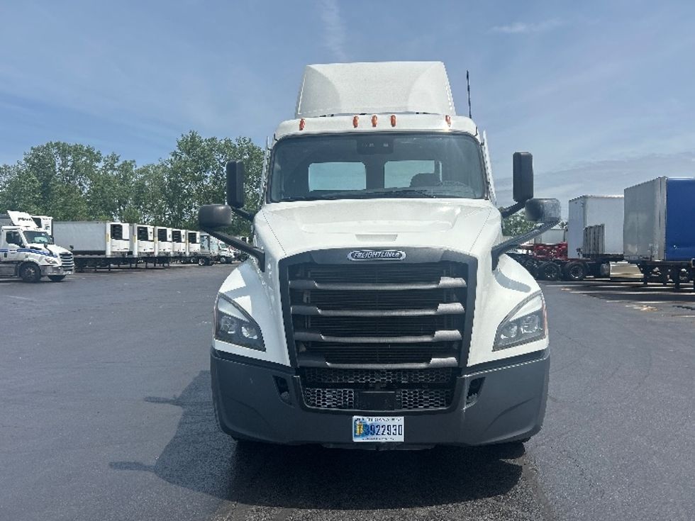Day Cab Tractor-Heavy Duty Tractors-Freightliner-2021-T12664ST-East Chicago-IN-396,731\n\t\tmiles-$ 60,250 - Image 2