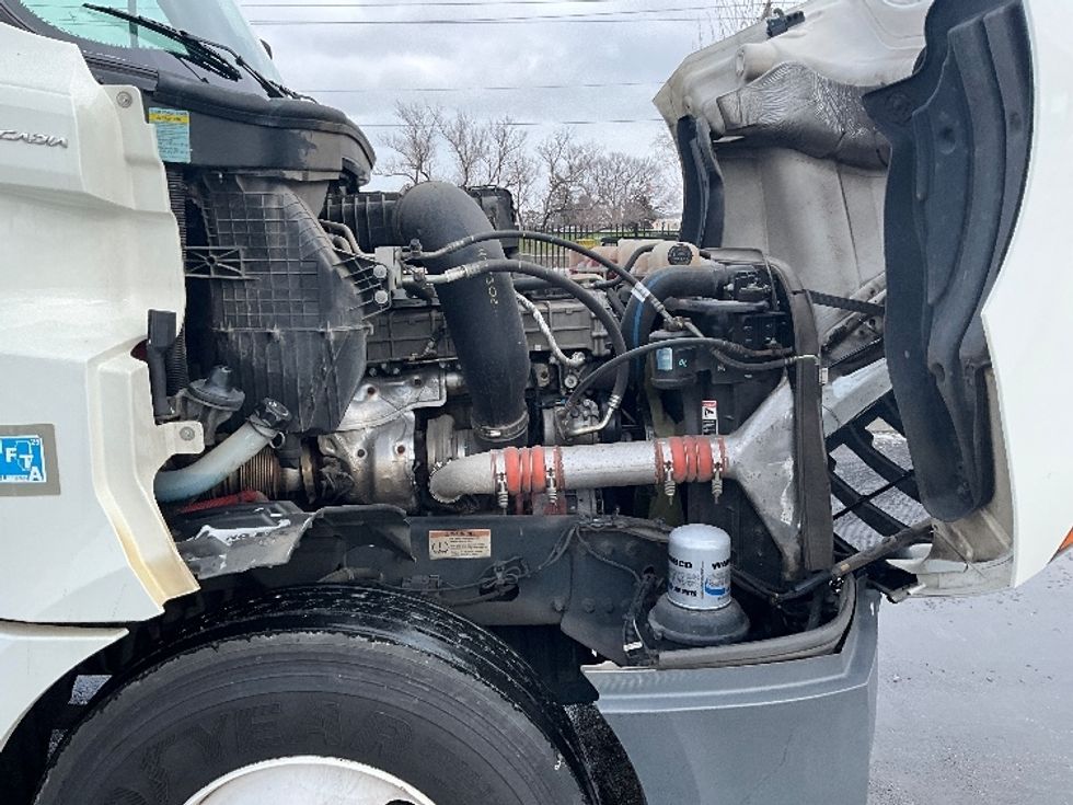 Day Cab Tractor-Heavy Duty Tractors-Freightliner-2021-T12664ST-East Chicago-IN-492,400\n\t\tmiles-$ 47,000 - Image 15