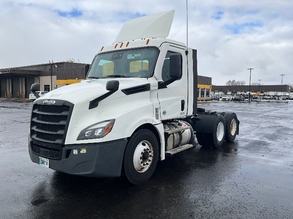 Day Cab Tractor-Heavy Duty Tractors-Freightliner-2021-T12664ST-East Chicago-IN-492,400\n\t\tmiles-$ 47,000 - Image 3