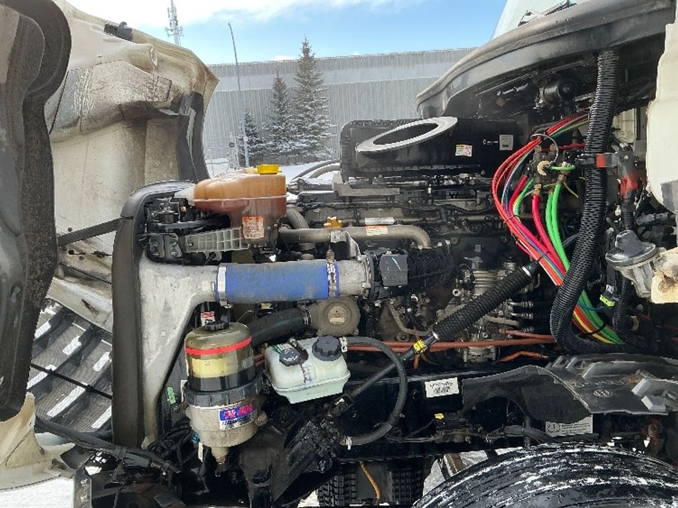 Day Cab Tractor-Heavy Duty Tractors-Freightliner-2021-T12664ST-Edmonton-AB-829,877\n\t\tkm-$ 55,250 - Image 16