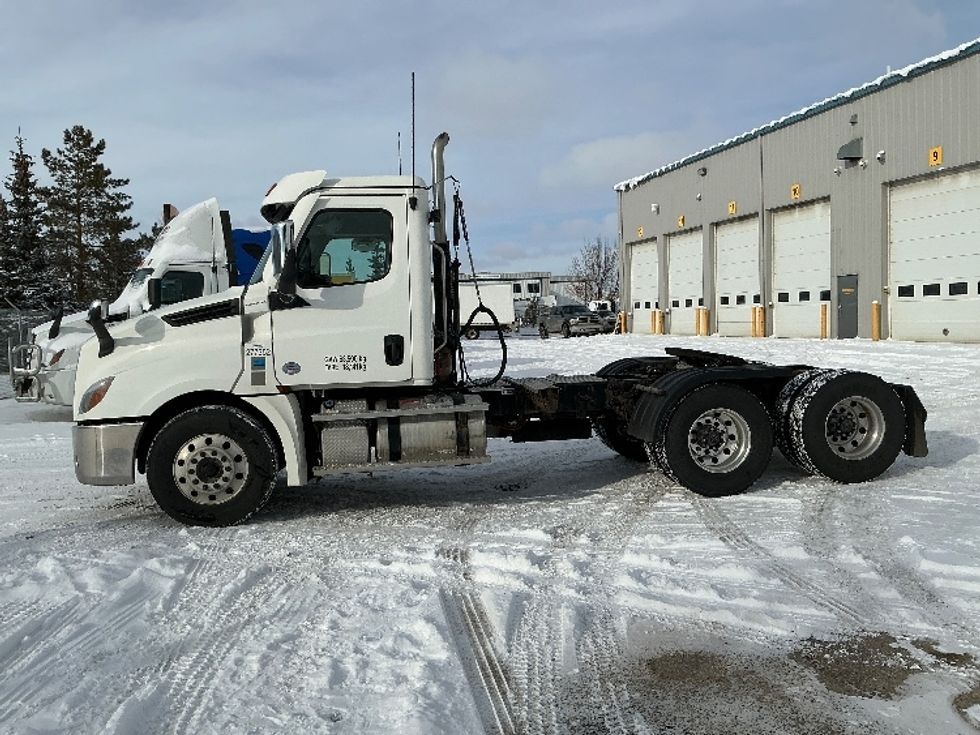 Day Cab Tractor-Heavy Duty Tractors-Freightliner-2021-T12664ST-Edmonton-AB-829,877\n\t\tkm-$ 55,250 - Image 4