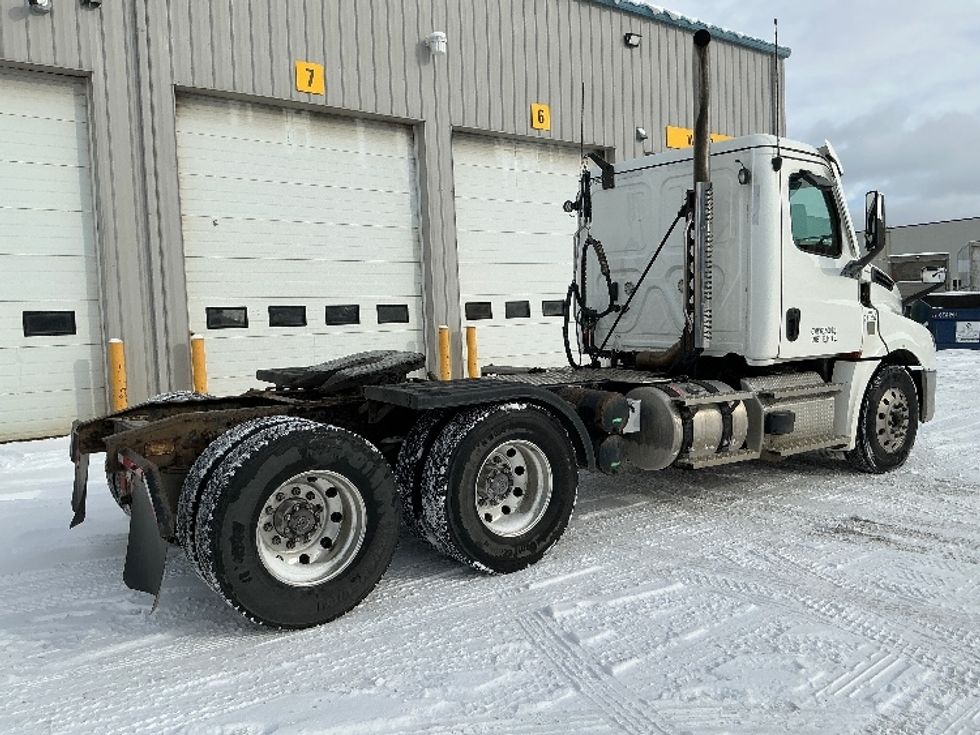 Day Cab Tractor-Heavy Duty Tractors-Freightliner-2021-T12664ST-Edmonton-AB-829,877\n\t\tkm-$ 55,250 - Image 7