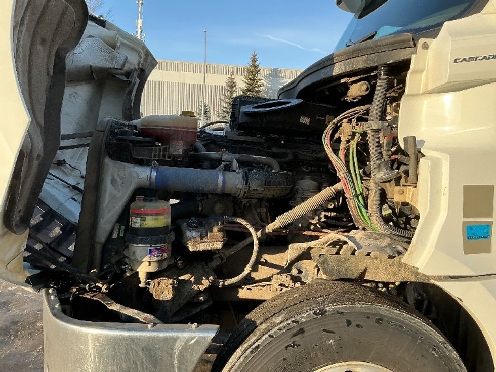 Day Cab Tractor-Heavy Duty Tractors-Freightliner-2021-T12664ST-Edmonton-AB-858,907\n\t\tkm-$ 56,500 - Image 16