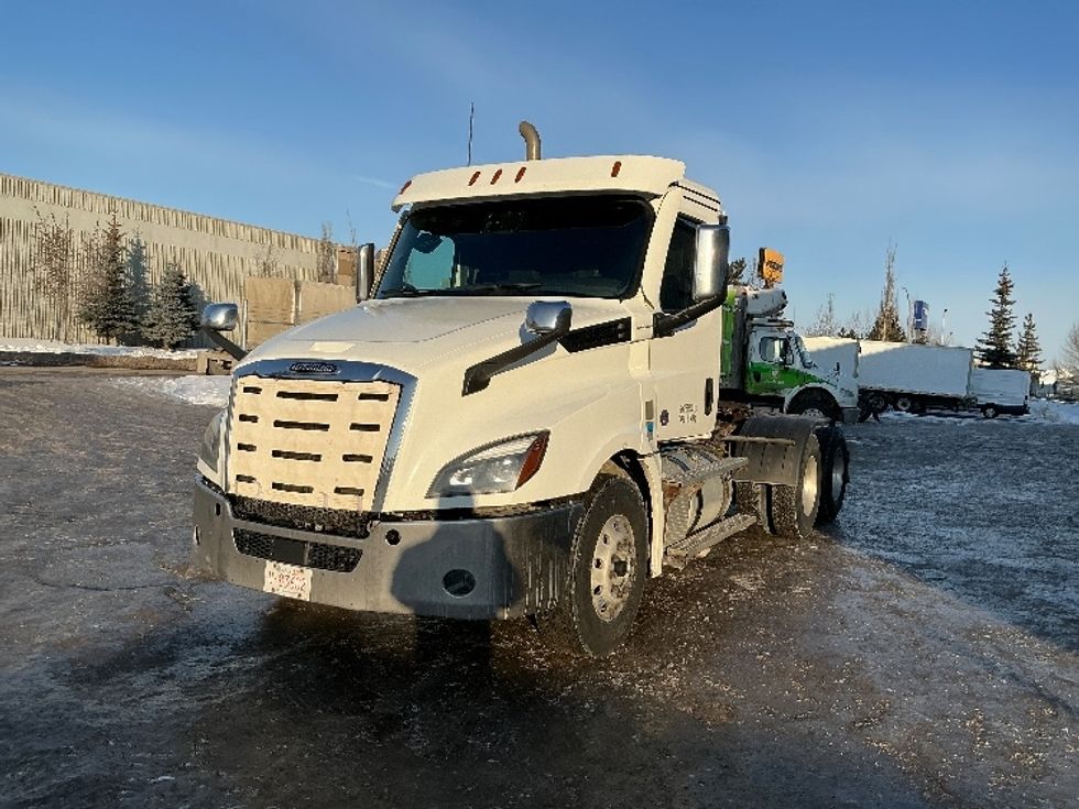 Day Cab Tractor-Heavy Duty Tractors-Freightliner-2021-T12664ST-Edmonton-AB-858,907\n\t\tkm-$ 56,500 - Image 3