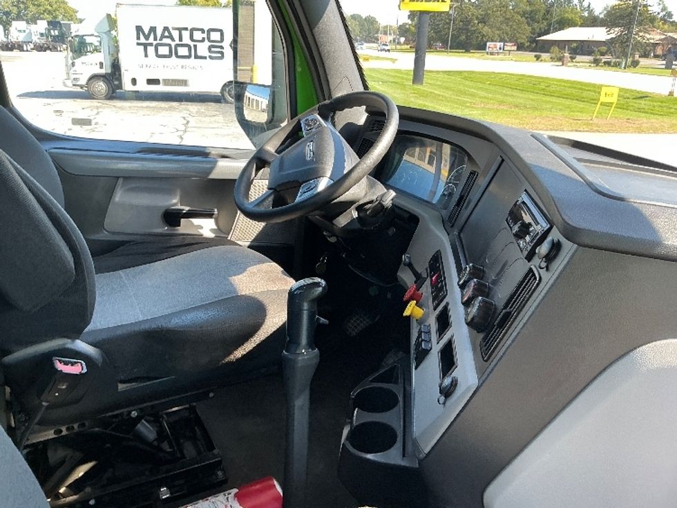 Day Cab Tractor-Heavy Duty Tractors-Freightliner-2021-T12664ST-Elkhart-IN-161,368\n\t\tmiles-$ 63,000 - Image 14