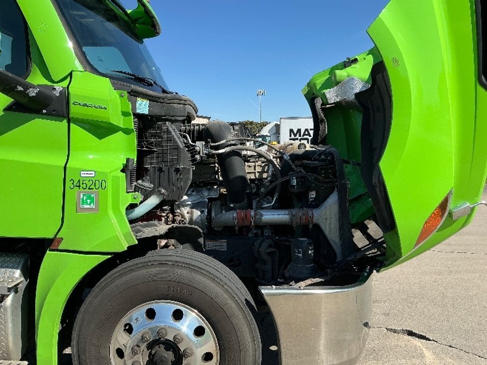 Day Cab Tractor-Heavy Duty Tractors-Freightliner-2021-T12664ST-Elkhart-IN-161,368\n\t\tmiles-$ 63,000 - Image 15