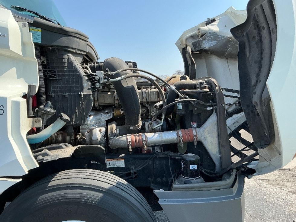 Day Cab Tractor-Heavy Duty Tractors-Freightliner-2021-T12664ST-Elkhart-IN-166,784\n\t\tmiles-$ 69,000 - Image 15