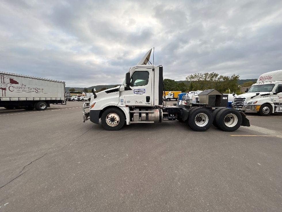 Day Cab Tractor-Heavy Duty Tractors-Freightliner-2021-T12664ST-Elmira-NY-470,508\n\t\tmiles-$ 44,500 - Image 4