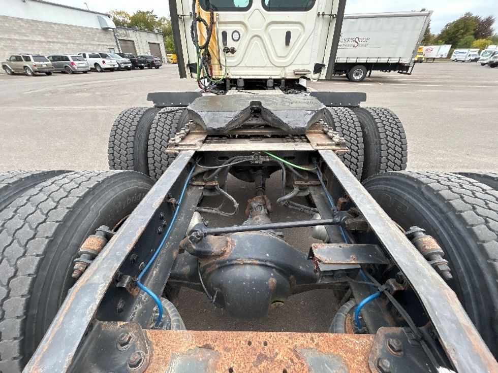 Day Cab Tractor-Heavy Duty Tractors-Freightliner-2021-T12664ST-Elmira-NY-470,508\n\t\tmiles-$ 44,500 - Image 6