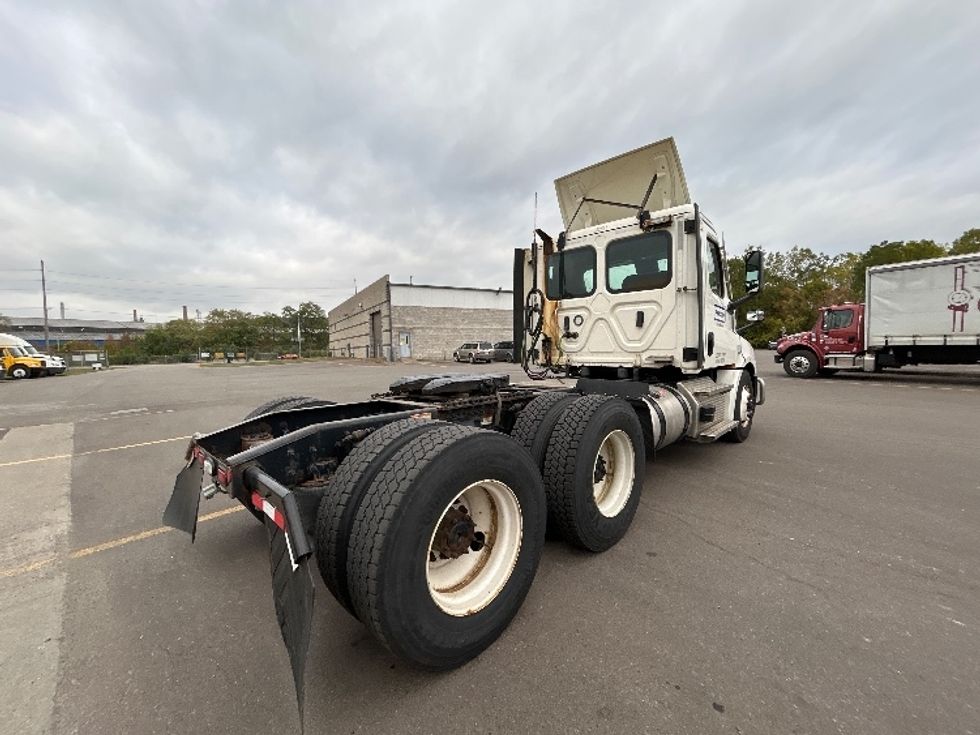 Day Cab Tractor-Heavy Duty Tractors-Freightliner-2021-T12664ST-Elmira-NY-470,508\n\t\tmiles-$ 44,500 - Image 7