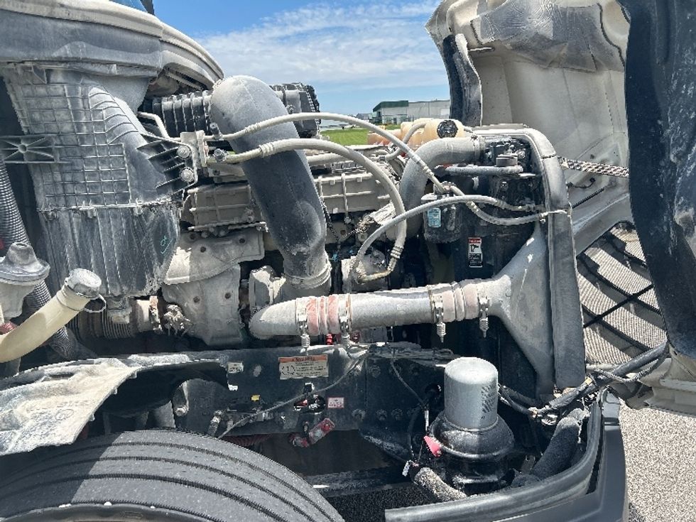Day Cab Tractor-Heavy Duty Tractors-Freightliner-2021-T12664ST-Evansville-IN-106,736\n\t\tmiles-$ 71,500 - Image 15