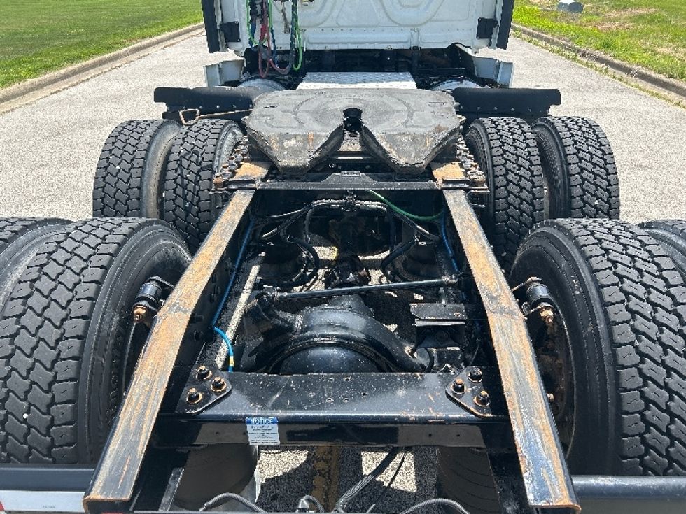 Day Cab Tractor-Heavy Duty Tractors-Freightliner-2021-T12664ST-Evansville-IN-106,736\n\t\tmiles-$ 71,500 - Image 6